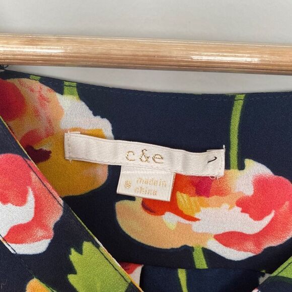 C&E Small Floral Short Flutter Sleeve V Neck Dressy Blouse Summer Office Event - Picture 2 of 7